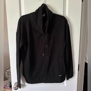 black vineyard vines pullover